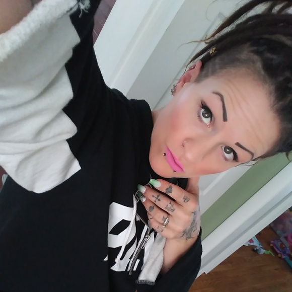 Meet your Posher, Kara - Picture 4 of 8